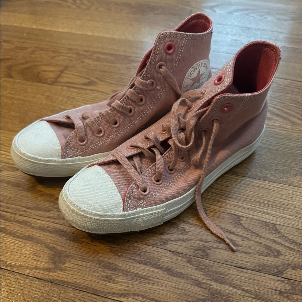 Converse Chuck Taylor All Star Hi sneakers in dusky pink
